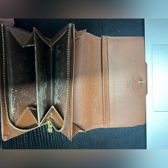 Louis Vuitton Wallet - Picture 5 of 5